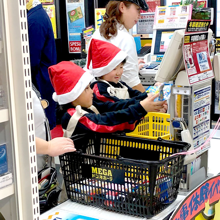 ドンペンとMEGAドン・キホーテ新世界店「ドンキホーテでお仕事体験」 3