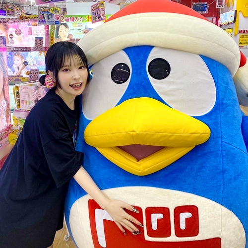 ドンペンと五彩緋夏さん MEGAドンキ渋谷本店