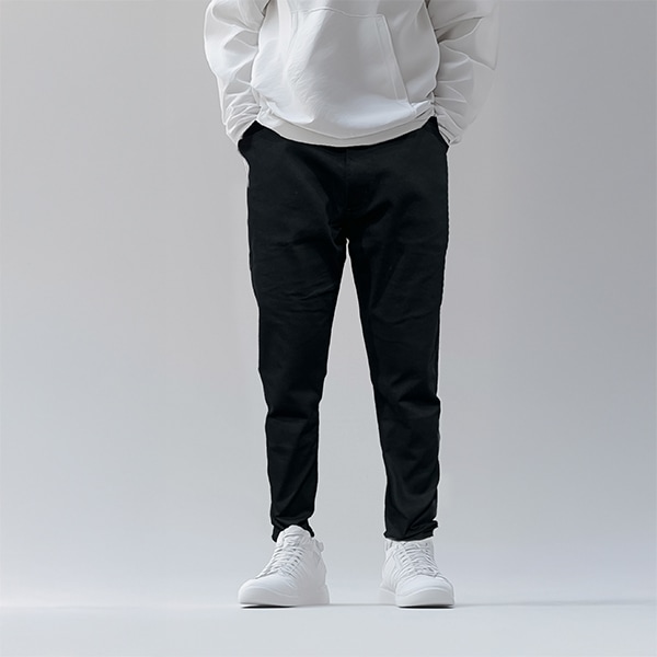 色褪せ知らずの黒 スキニーパンツ